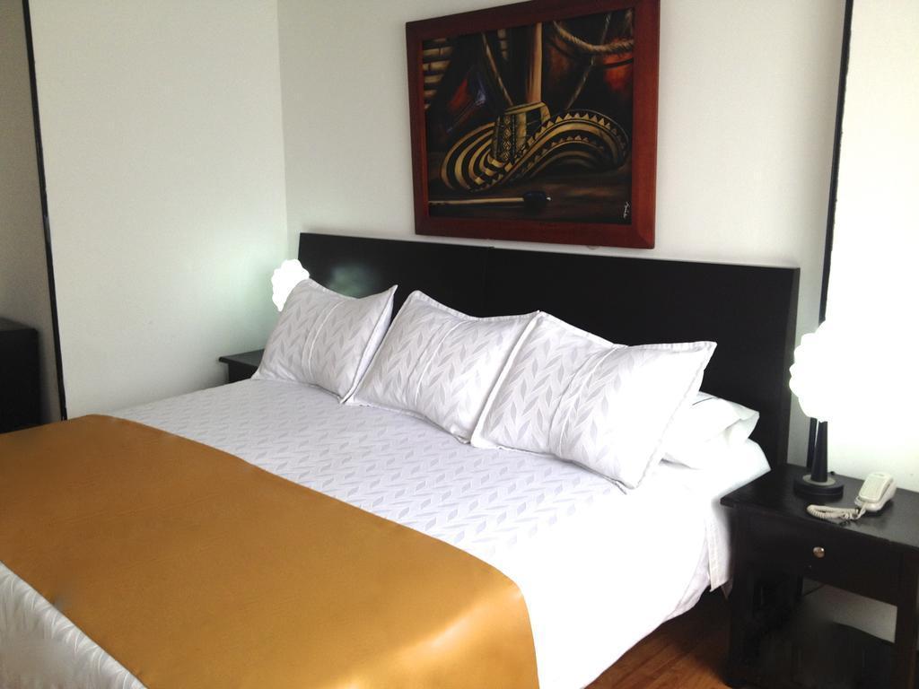 Hotel Ferrovial Corferias Bogota Exterior photo