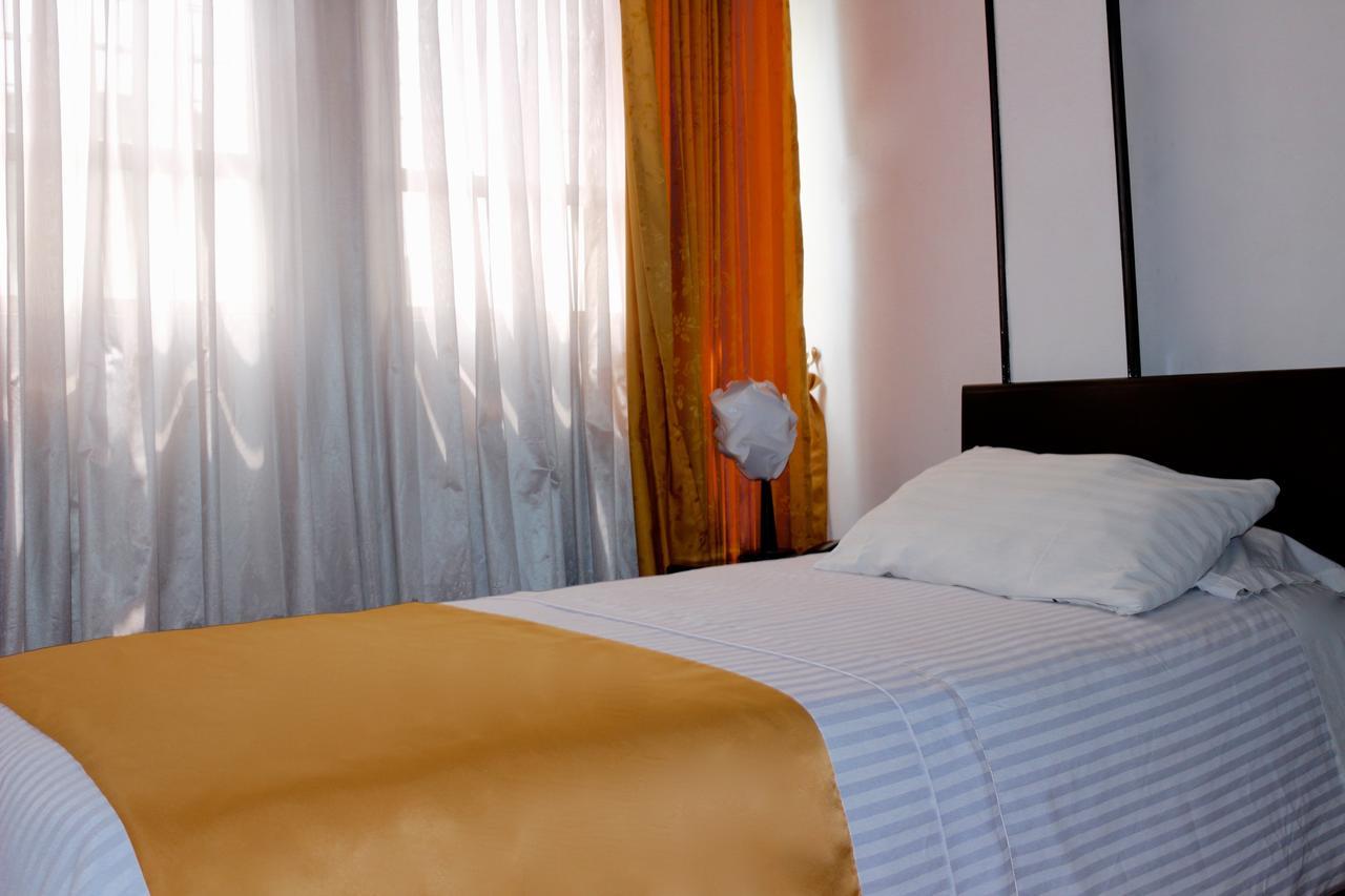 Hotel Ferrovial Corferias Bogota Exterior photo